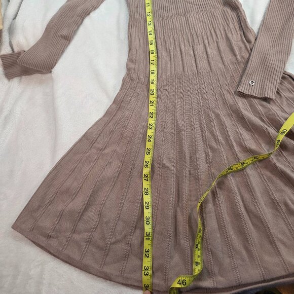 Cozy Ribbed Knit Turtleneck Guess Dress in Beige - Size M - Perfect for Fall! - Picture 8 of 14